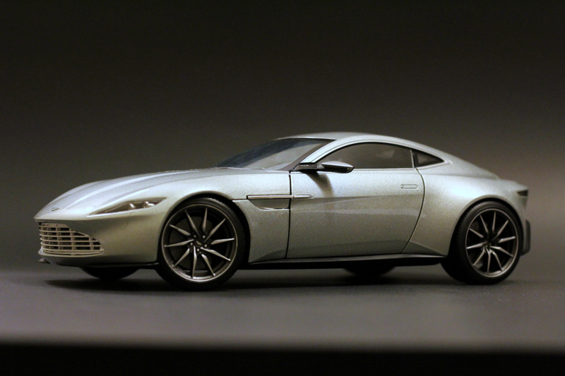 Illustration for article titled Hot Wheels Elite Aston Martin DB10 in 1:18 scale